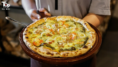Bánh pizza tại quán Capricciosa