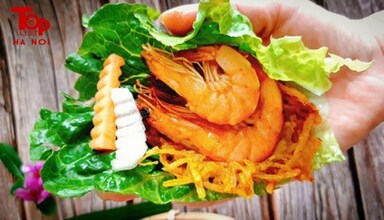 Bánh tôm là một trong những món ăn vỉa hè Hà Nội được yêu thích nhất
